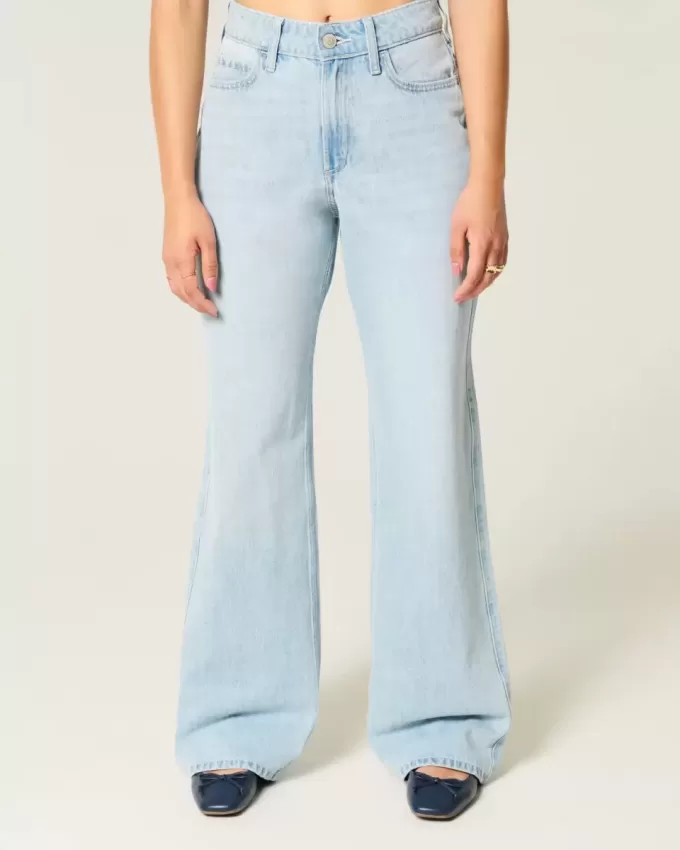 Curvy High-Rise Light Wash Baggy Jeans Curvy High-Rise Light Wash Baggy Jeans
