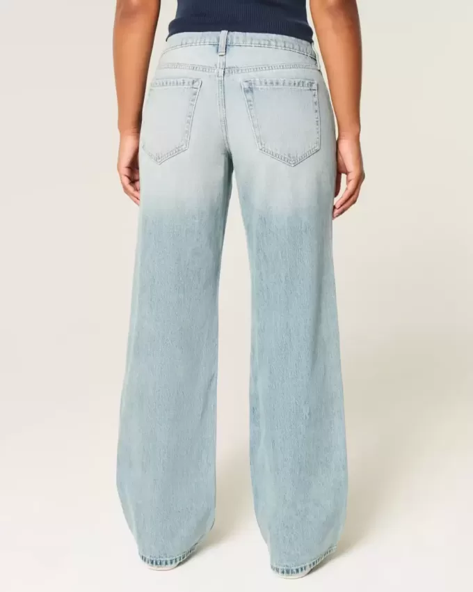 Curvy Low-Rise Light Wash Baggy Jeans