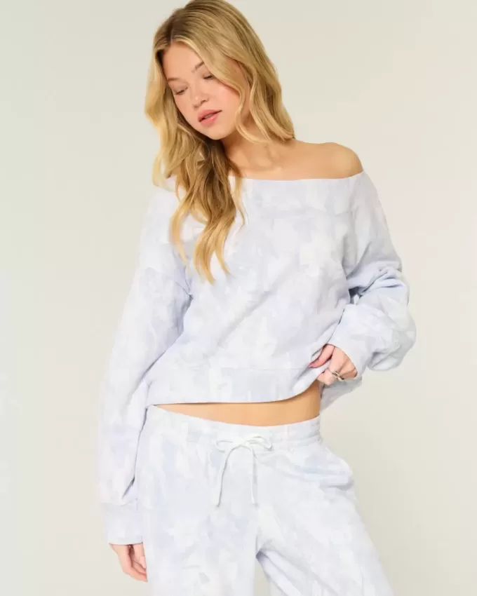 Easy Off-the-Shoulder Camo Sweatshirt Easy Off-the-Shoulder Camo Sweatshirt