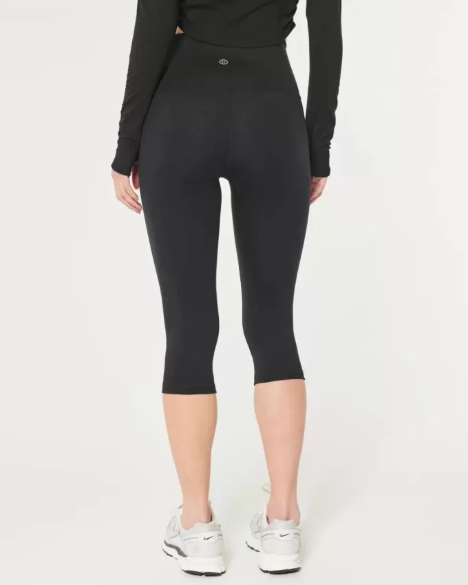 Gilly Hicks Active Recharge Capri Leggings Gilly Hicks Active Recharge Capri Leggings