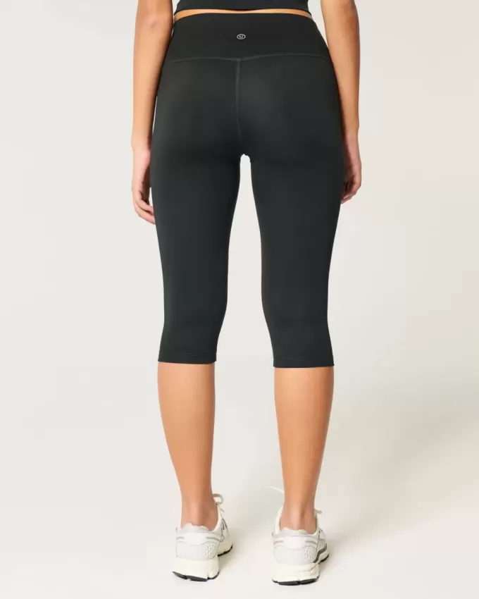 Gilly Hicks Active Recharge Capri Pants