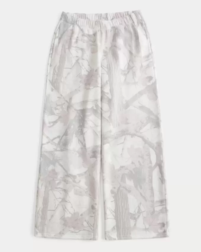 Heart Pocket Camo Wide-Leg Sweatpants