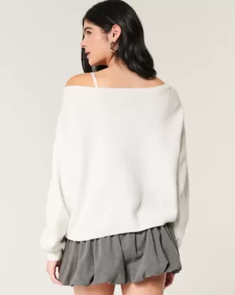 Hollister Comfy Cloud Easy Off-the-Shoulder Deer Graphic Sweater