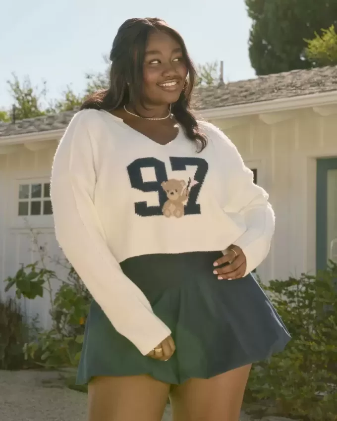 Hollister Comfy Cloud Graphic Notch-Neck Sweater Hollister Comfy Cloud Graphic Notch-Neck Sweater