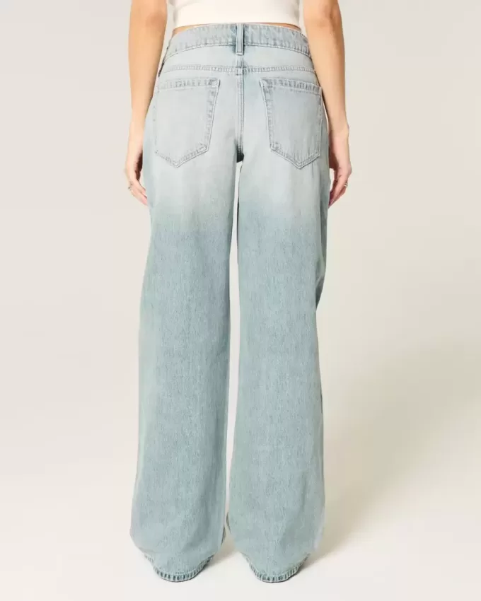 Low-Rise Light Wash Baggy Jeans