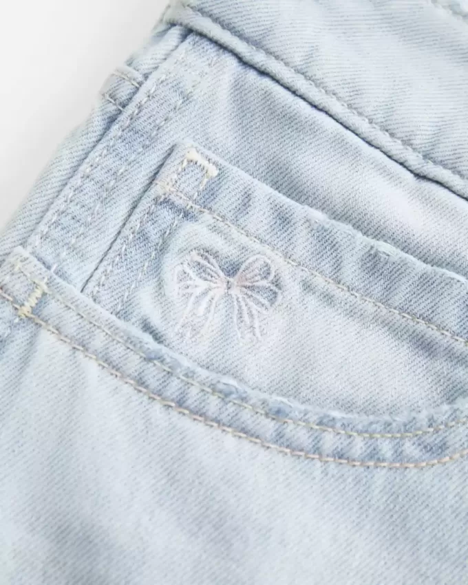 Low-Rise Light Wash Bow Graphic Baggy Jort