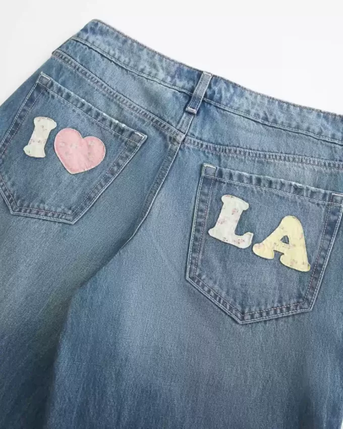 Low-Rise Medium Wash Los Angeles Graphic Baggy Jeans