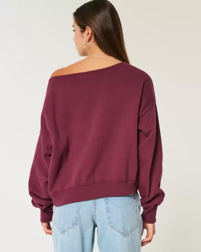 Mini Wreath Graphic Sweatshirt